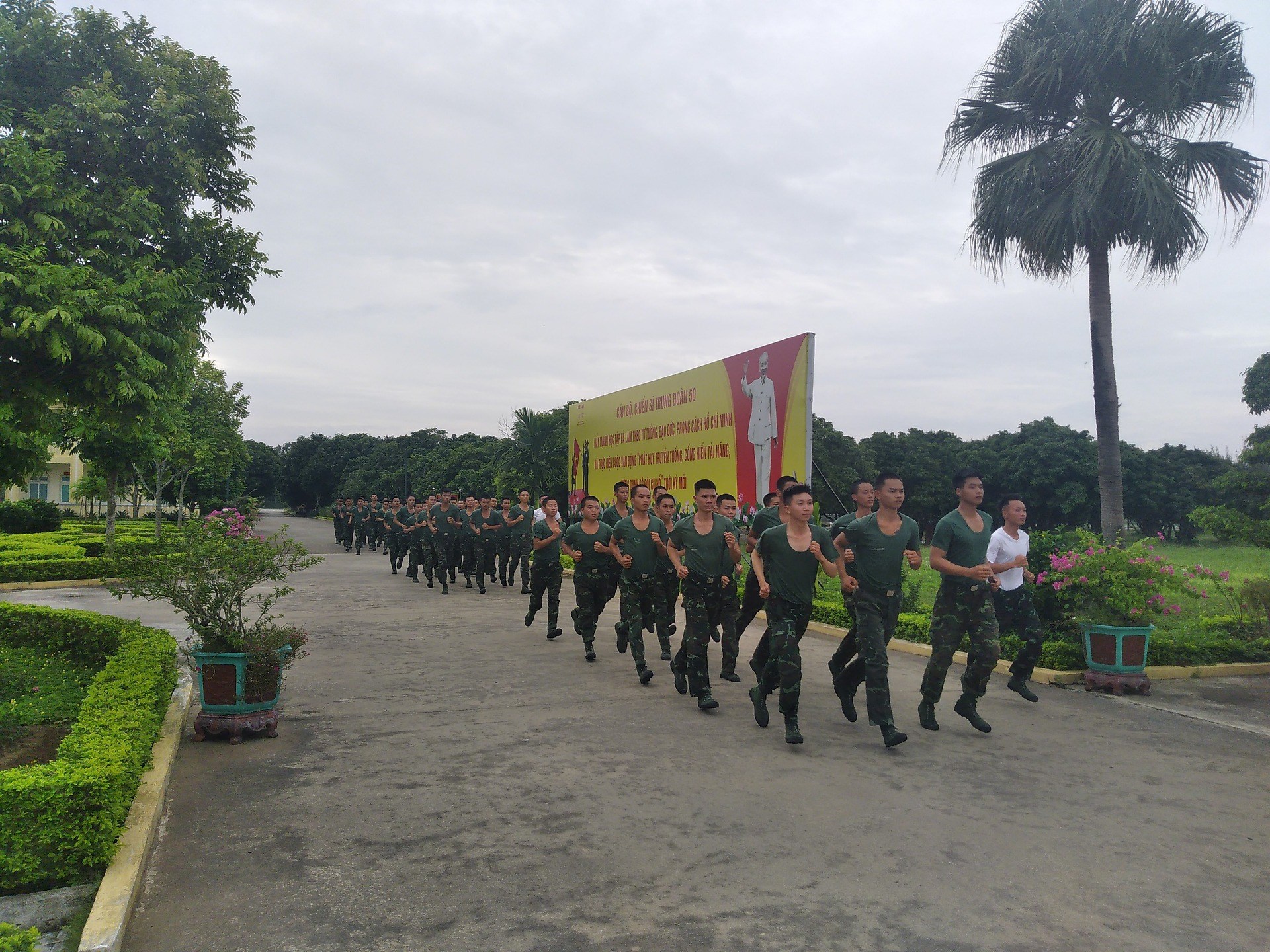 Đoàn Thanh niên Bộ CHQS thành phố chỉ đạo các Đoàn cơ sở hưởng ứng "Chặng 7 Những bước chân vì cộng đồng"