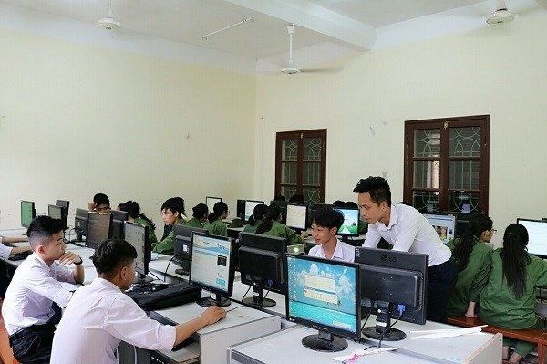 triển khai cuộc thi "Tìm hiểu Chủ nghĩa Mác - Lênin, Tư tưởng Hồ Chí Minh" và cuộc thi "Tự hào Việt Nam" năm 2017