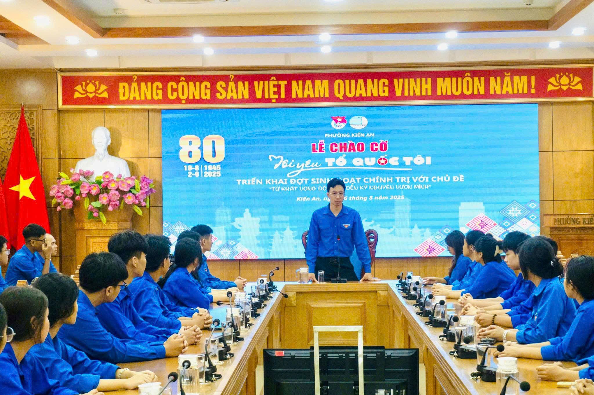 Lễ chào cờ "Tôi yêu Tổ quốc tôi" - Ngày hội " Khát vọng non sông 2025"