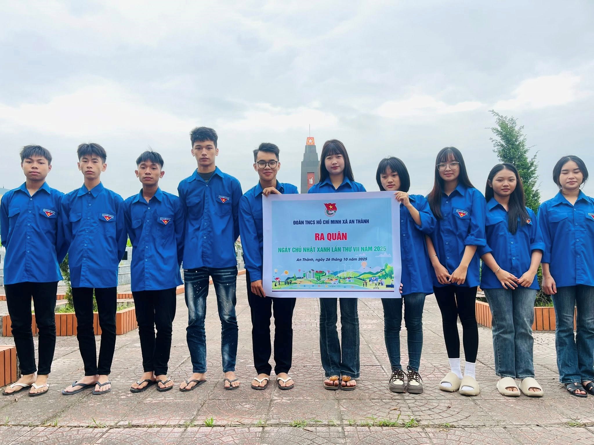 Đoàn xã An Thành tổ chức đồng loạt ra quân ngày chủ nhật xanh lần VII năm 2025