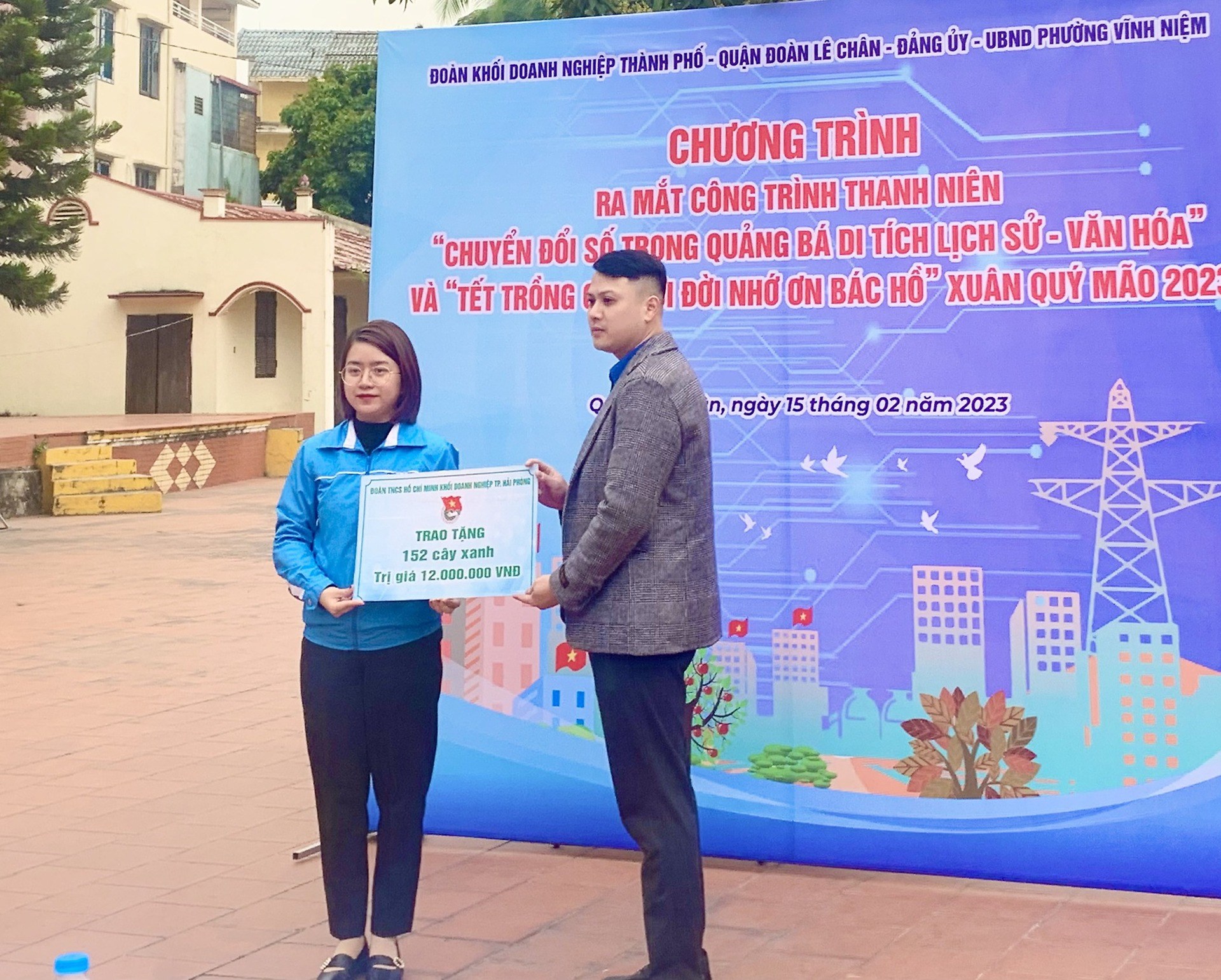 HƯỞNG ỨNG TẾT TRỒNG CÂY " ĐỜI ĐỜI NHỚ ƠN BÁC HỒ" XUÂN QUÝ MÃO 2023, CHƯƠNG TRÌNH "VÌ MỘT VIỆT NAM XANH", ĐOÀN KHỐI DOANH NGHIỆP TỔ CHỨC  TRỒNG CÂY TẠI QUẬN LÊ CHÂN