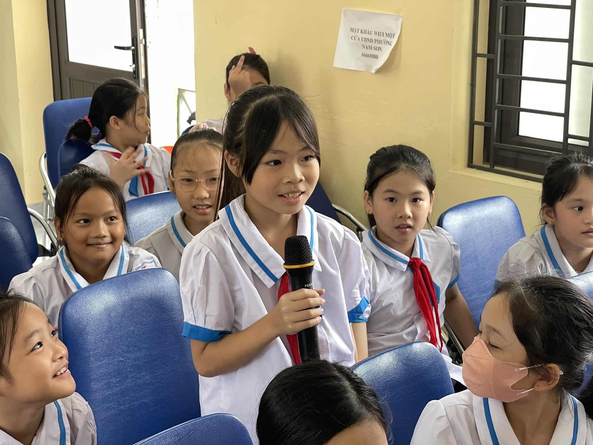 Đối thoại, phát huy vai trò, thúc đẩy quyền tham gia của trẻ em, lấy ý kiến của trẻ em vào các văn bản quy phạm pháp luật