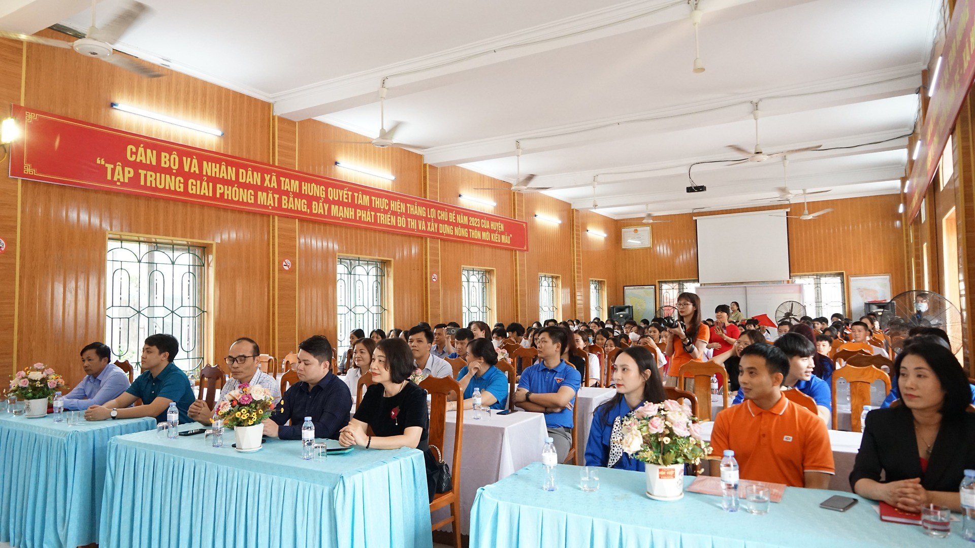 LOVE BUS - "Hành trình của những trang sách" năm 2023