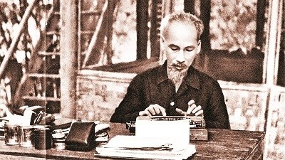 Chuyên mục "Theo chân Bác"