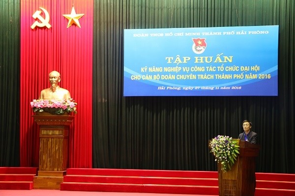 Lớp tập huấn Kỹ năng nghiệp vụ công tác tổ chức Đại hội cho cán bộ đoàn chuyên trách thành phố năm 2016