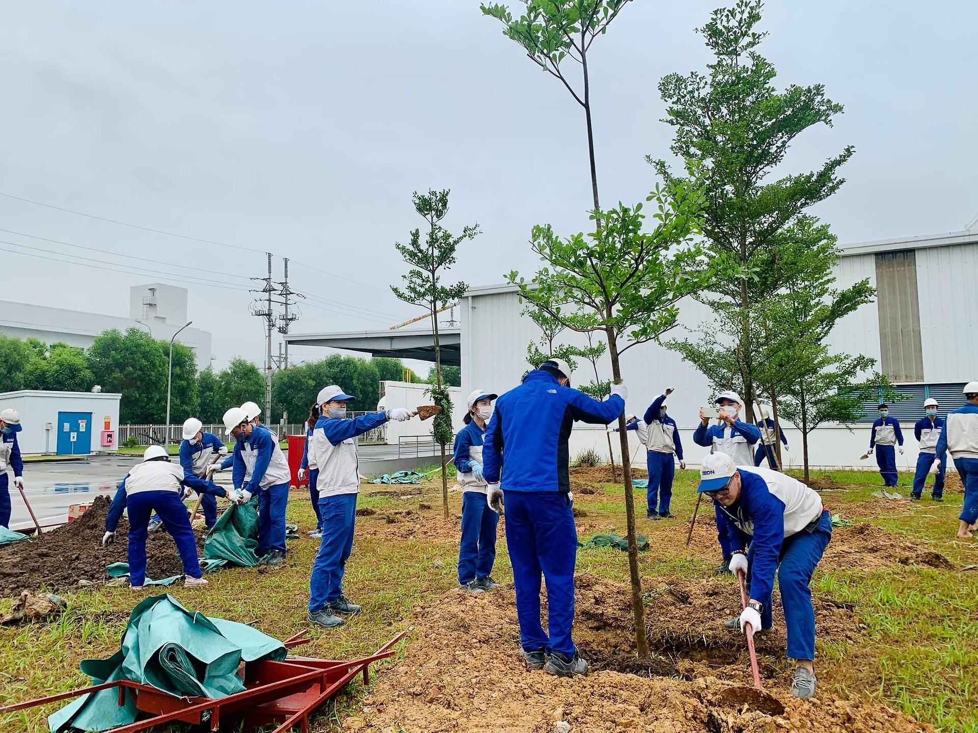 Đồng loạt tổ chức ra quân dọn dẹp vệ sinh môi trường hưởng ứng ngày chủ nhật xanh 24/7/2022