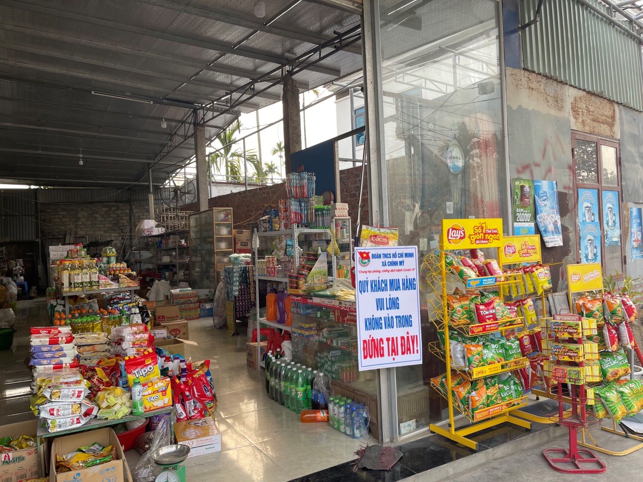 Ban Thường vụ Huyện đoàn - Uỷ ban Hội huyện chỉ đạo Đoàn xã Chính Mỹ hỗ trợ nhân dân trên địa bàn phòng tránh dịch bệnh Covid-19