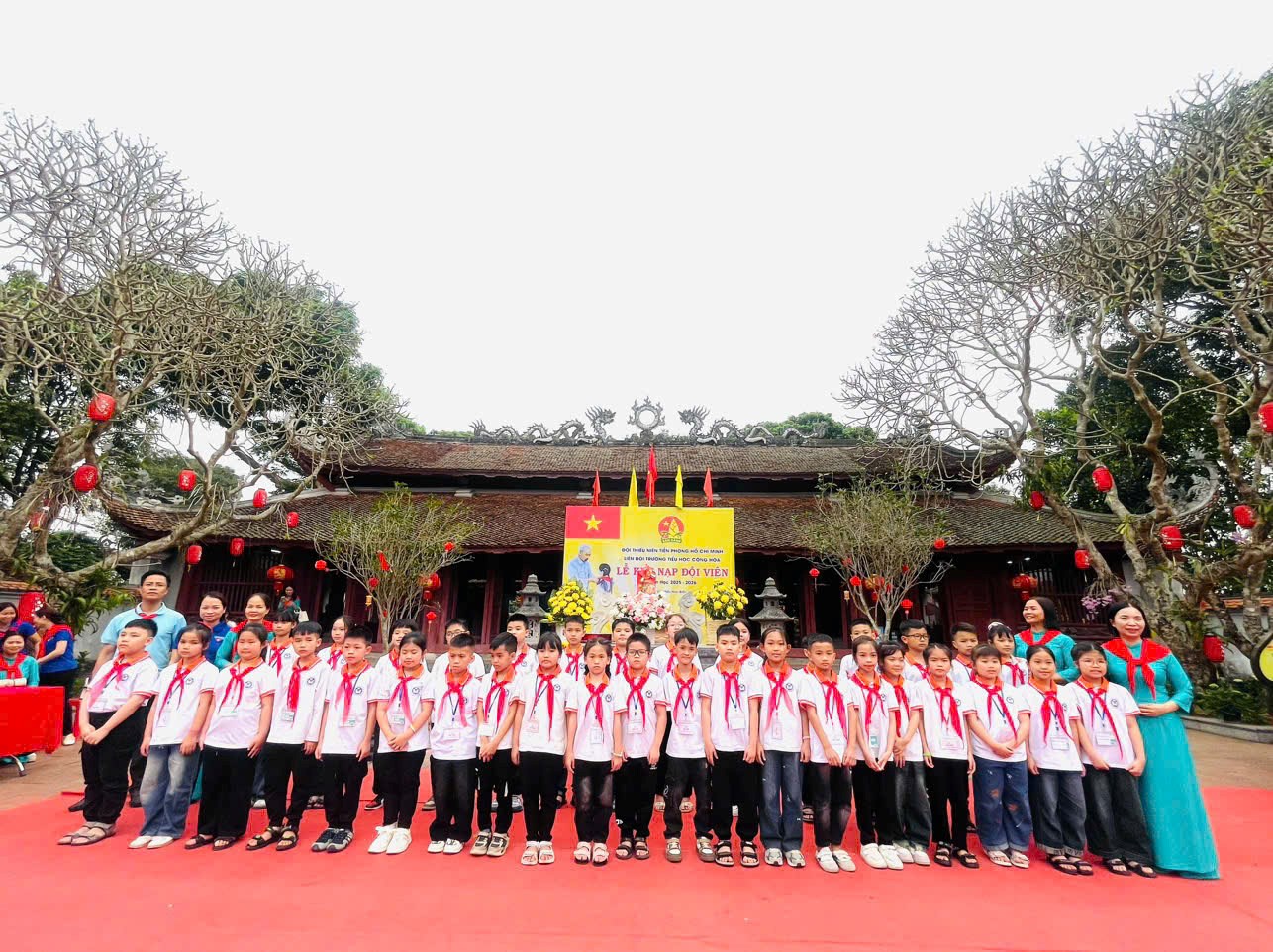 TỰ HÀO TIẾN BƯỚC DƯỚI CỜ ĐOÀN – LIÊN ĐỘI TRƯỜNG TIỂU HỌC CỘNG HOÀ PHƯỜNG TRẦN HƯNG ĐẠO TỔ CHỨC LỄ KẾT NẠP ĐỘI VIÊN MỚI NĂM HỌC 2025–2026