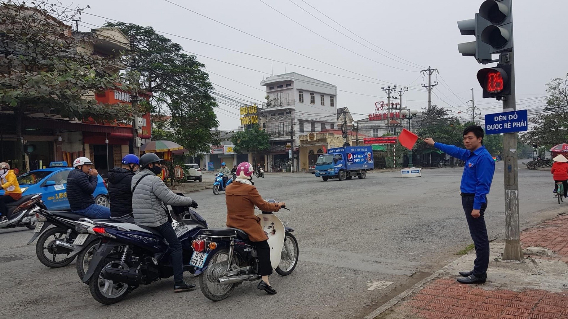 Đoàn TNCS Hồ Chí Minh huyện Kiến Thụy tiếp tục duy trì mô hình thanh niên xung kích, tuần tra, tự quản, đảm bảo trật tự an toàn xã hội, an toàn giao thông