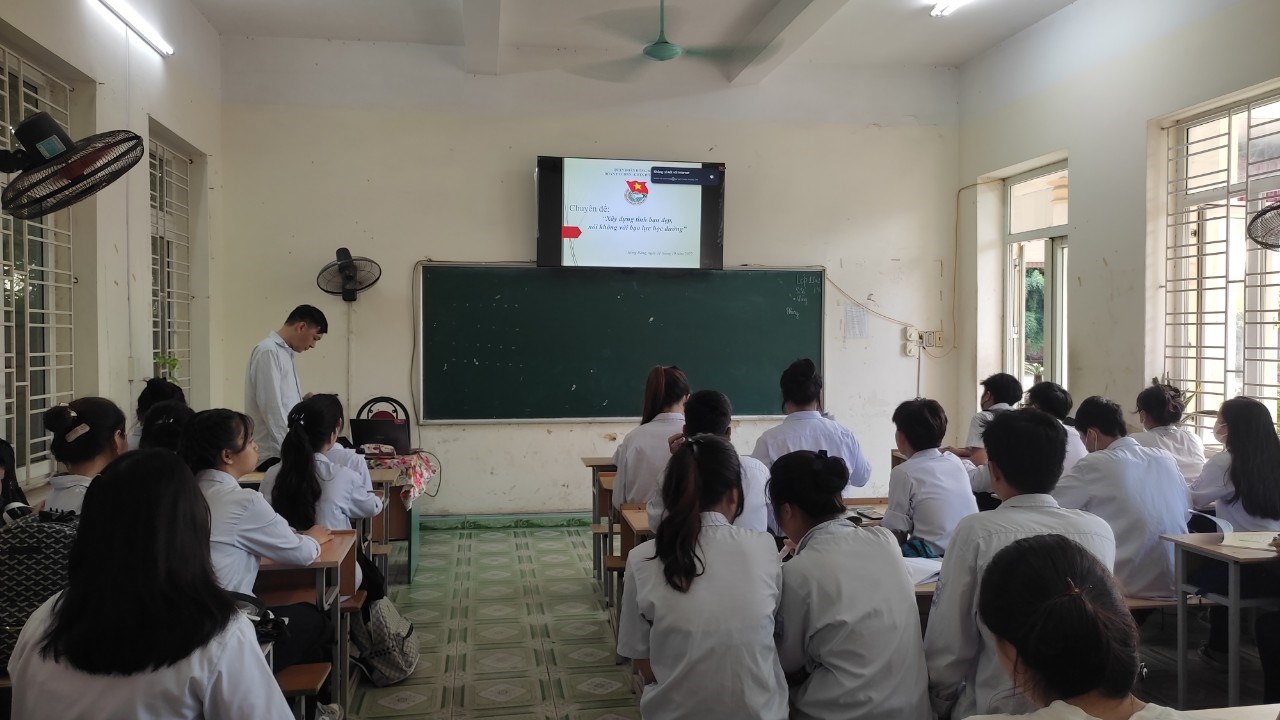 Đoàn TNCS Hồ Chí Minh Trung tâm GDNN-GDTX tổ chức Diễn đàn "Xây dựng tình bạn đẹp - Nói không với bạo lực học đường" năm học 2022 - 2023