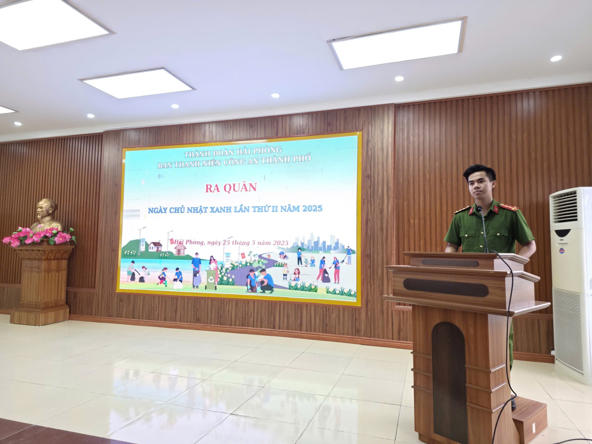 Tuổi trẻ Công an thành phố đồng loạt ra quân “Ngày Chủ nhật xanh” lần thứ II năm 2025