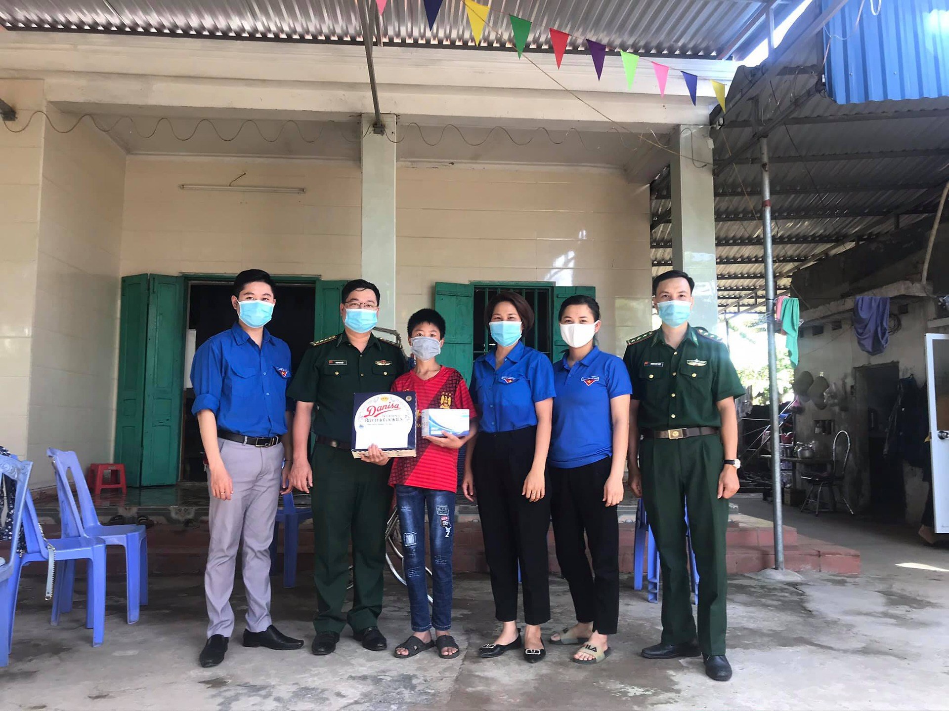 Hỗ trợ thân nhân gia đình cán bộ, chiến sĩ công tác nơi biên giới hải đảo
