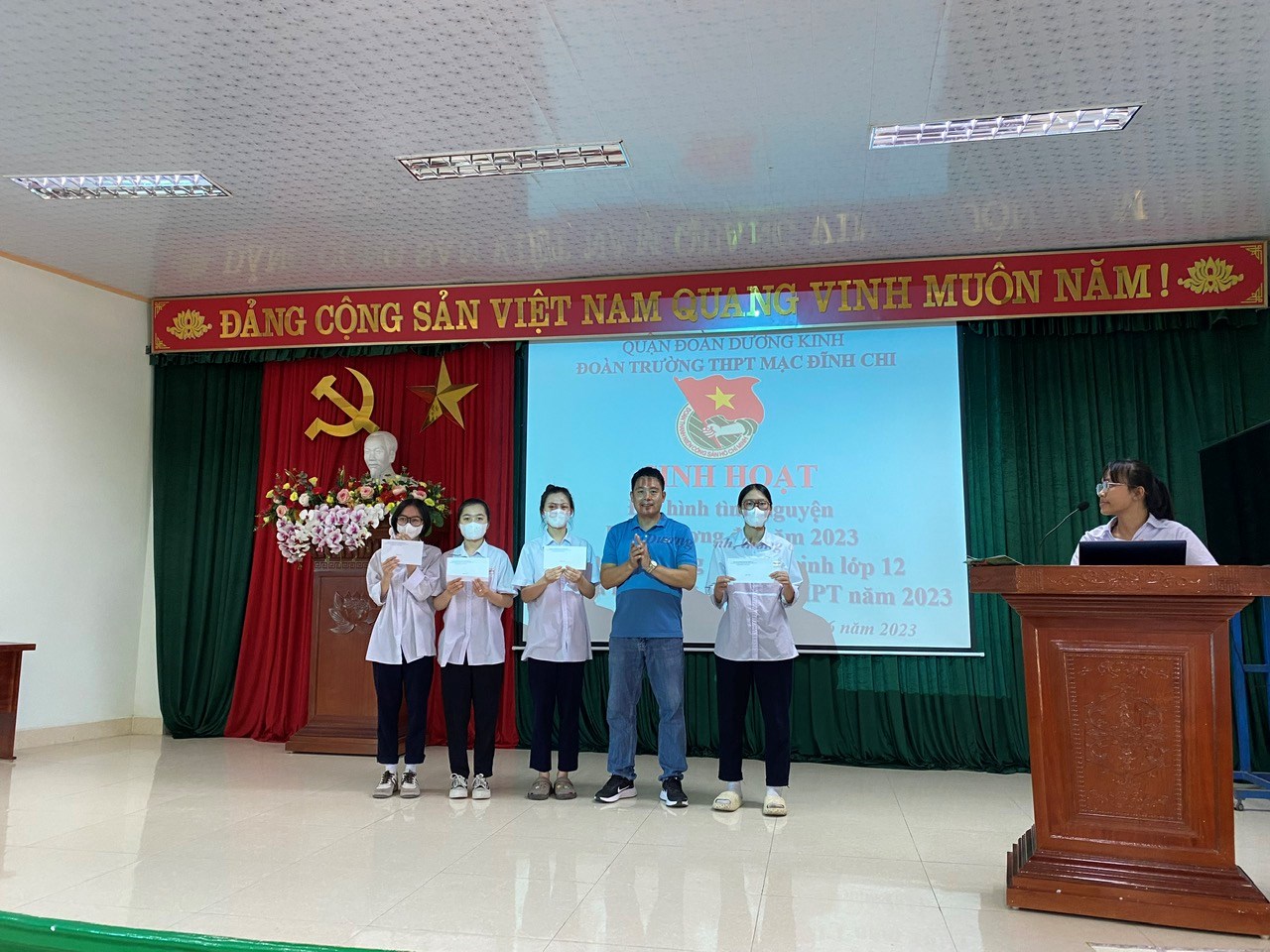 SINH HOẠT ĐỘI HÌNH TÌNH NGUYỆN HOA PHƯỢNG ĐỎ