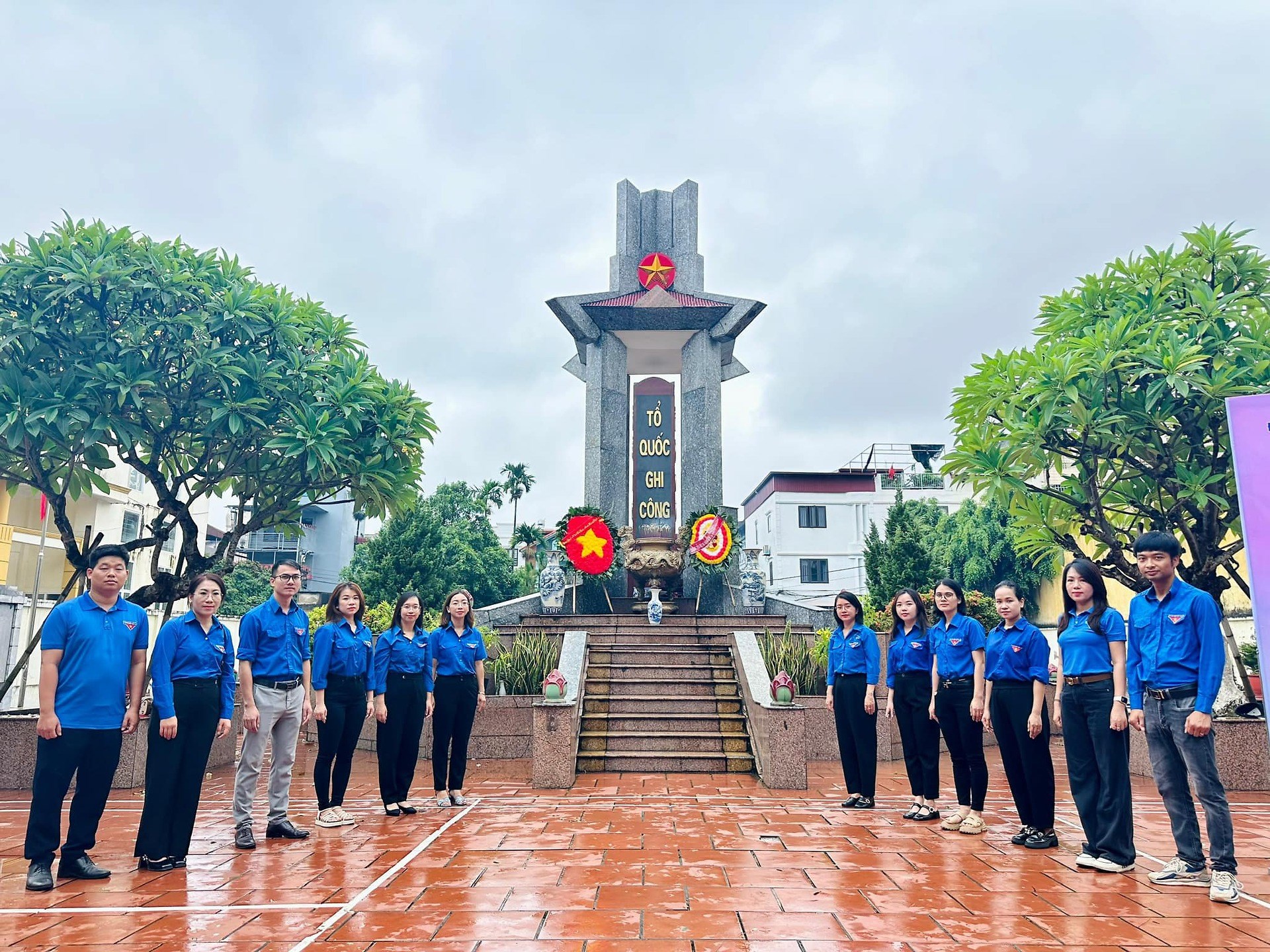 Đoàn Khối Doanh nghiệp phối hợp với quận đoàn Lê Chân tổ chức Chương trình hoa dâng mộ liệt sĩ, tri ân các Anh hùng liệt sĩ năm 2024.