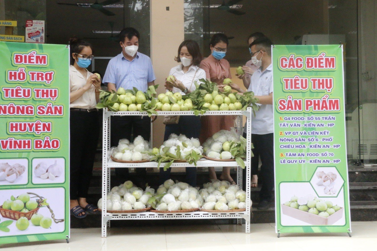 Đội hình tình nguyện Sở Nông nghiệp và Phát triển nông thôn tích cực chuyển giao khoa học kỹ thuật trong sản xuất nông nghiệp năm 2023