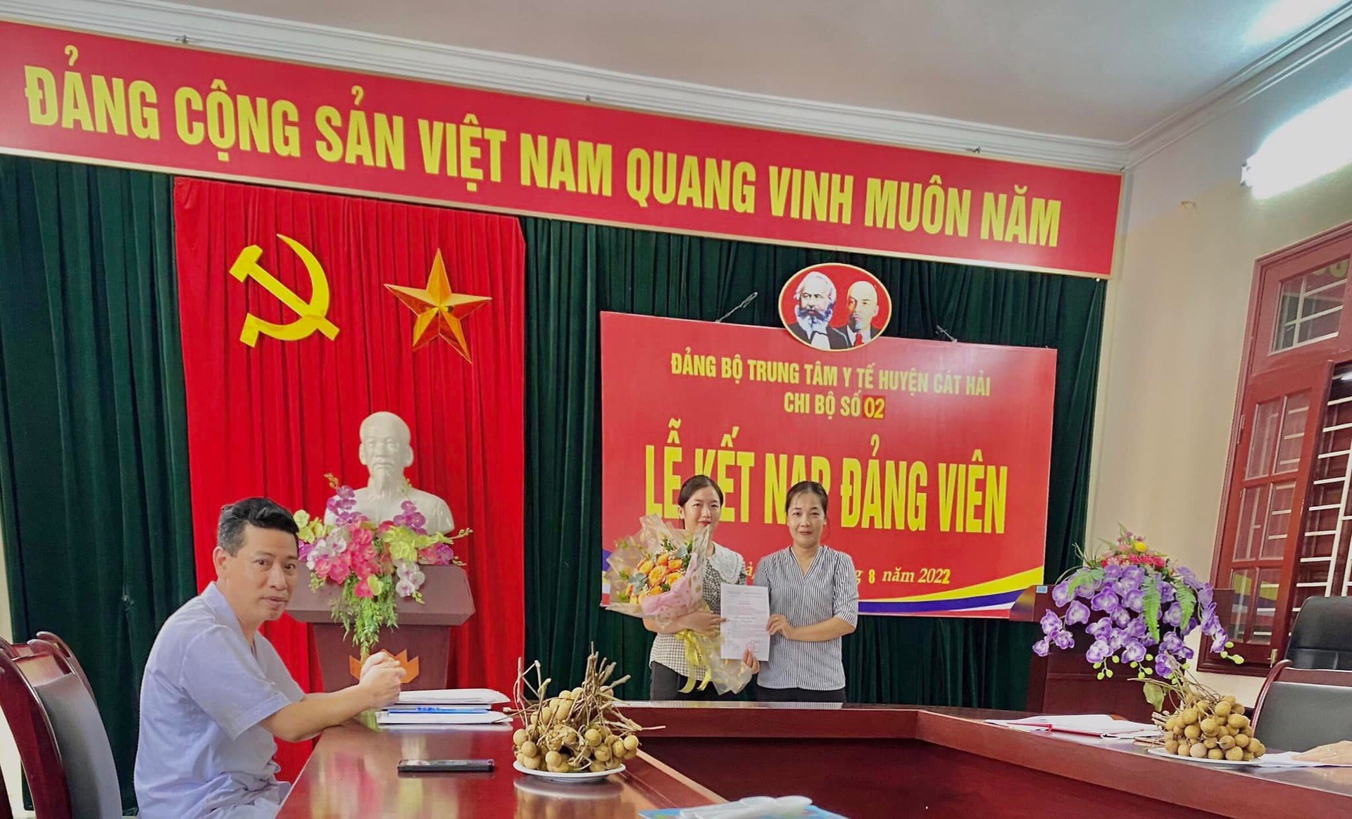 ĐẨY MẠNH CÔNG TÁC GIỚI THIỆU ĐOÀN VIÊN ƯU TÚ CHO ĐẢNG XEM XÉT, KẾT NẠP