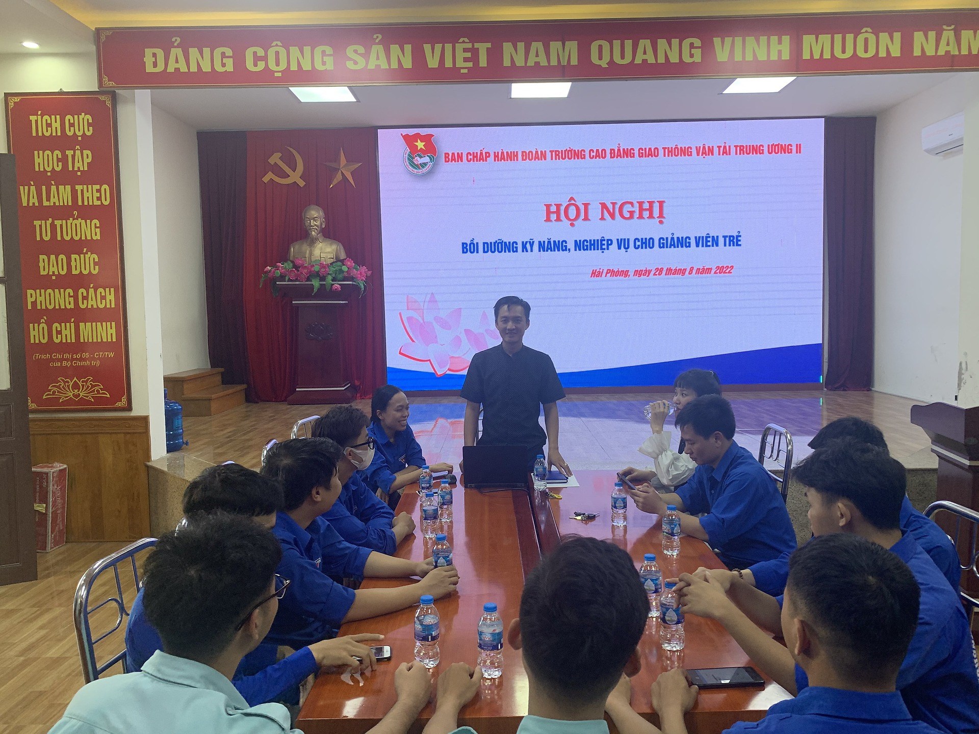 Đoàn TNCS Hồ Chí Minh Trường Cao đẳng Giao thông vận tải TW II tổ chức Hội nghị "Bồi dưỡngkỹ năng, nghiệp vụ cho giảng viên trẻ"