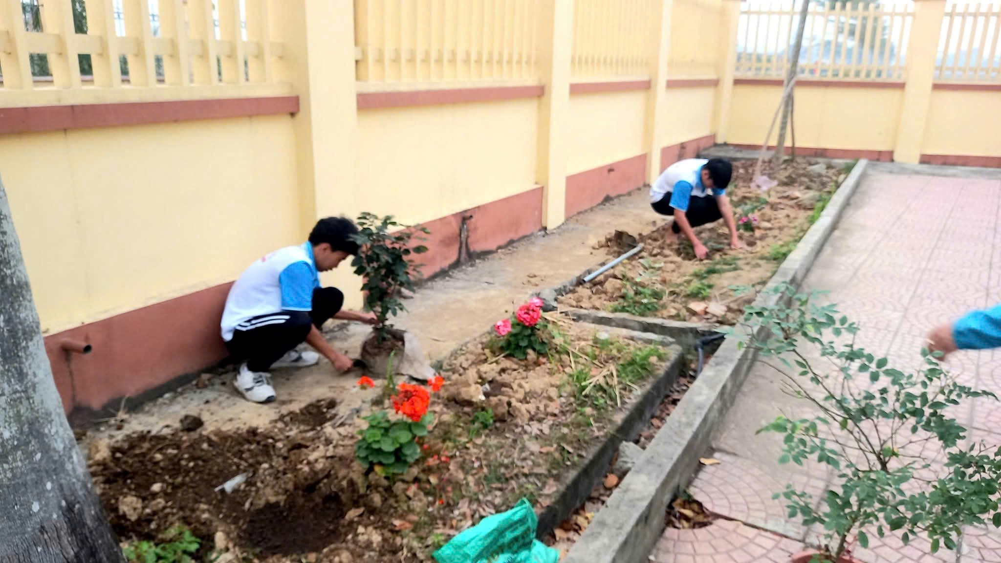 ĐƯỜNG AN: LIÊN ĐỘI TIỂU HỌC & THCS THÁI MINH TRIỂN KHAI CÔNG TRÌNH MĂNG NON “TRƯỜNG EM XANH”