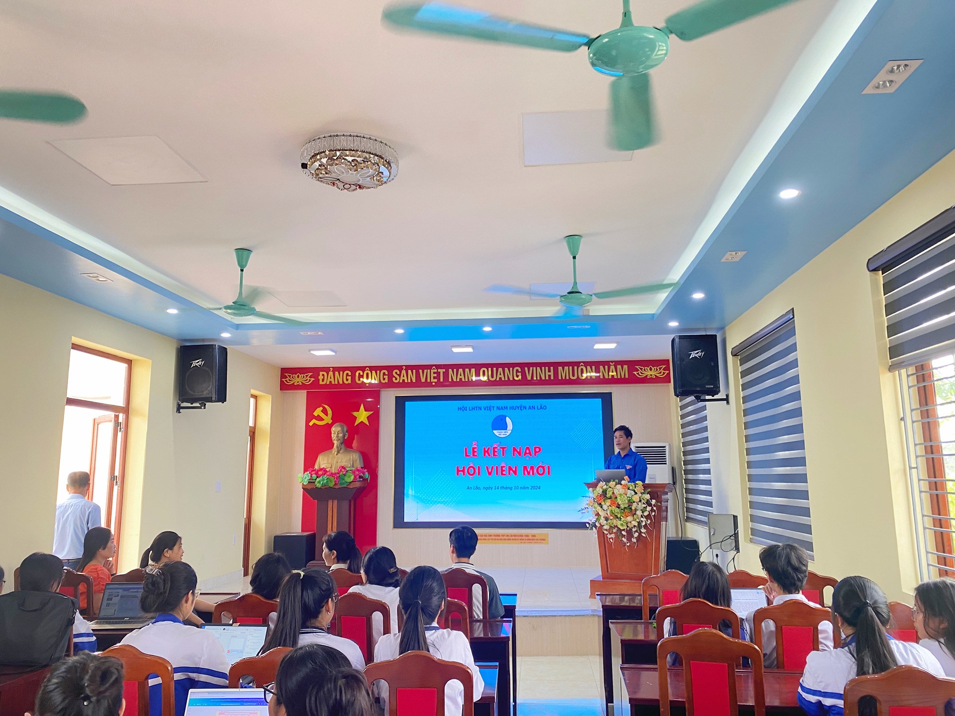 LỄ KẾT NẠP HỘI VIÊN MỚI