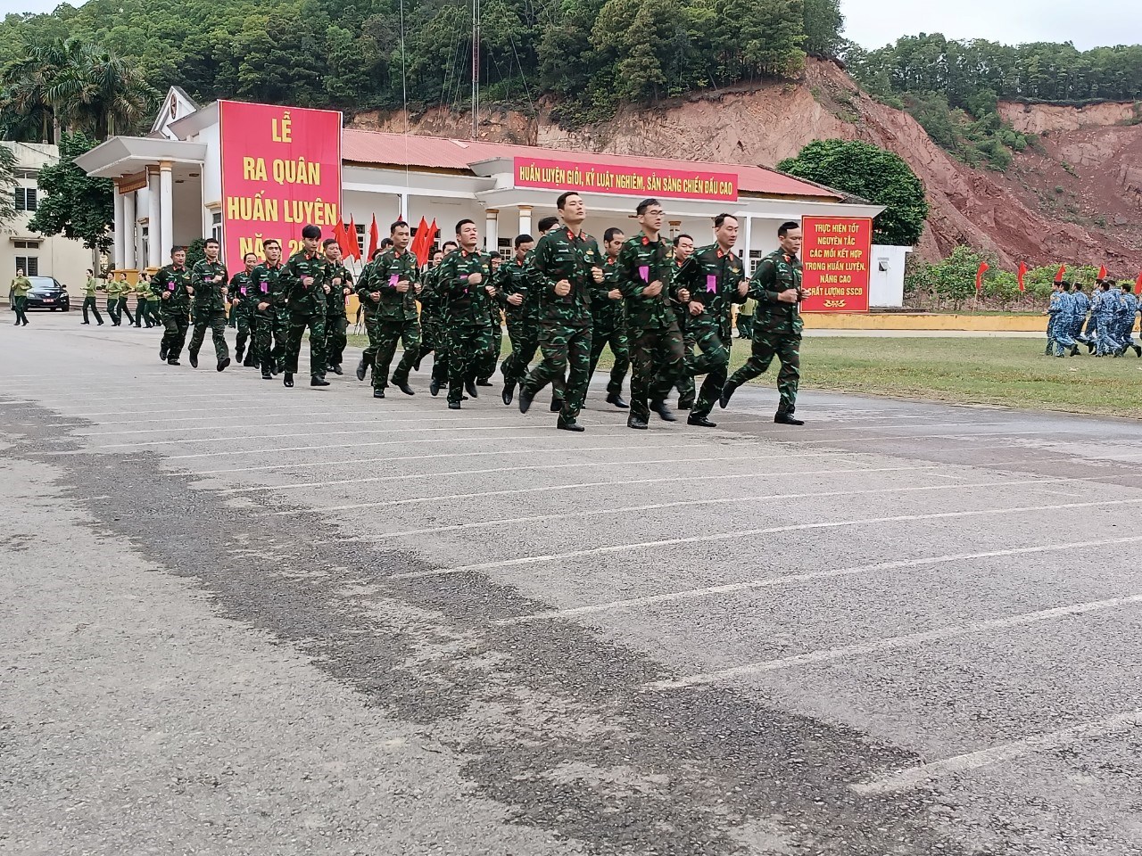 Đoàn Thanh niên Bộ CHQS thành phố hưởng ứng Ngày chạy thể thao CISM