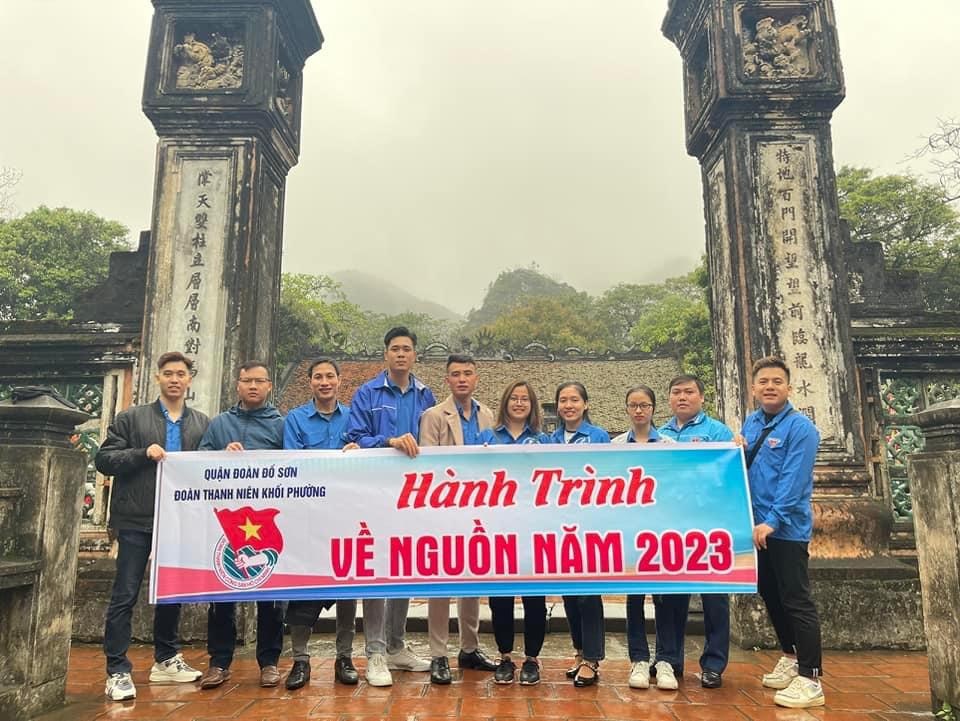 Đoàn khối Trường quận Đồ Sơn tổ chức hành trình về nguồn