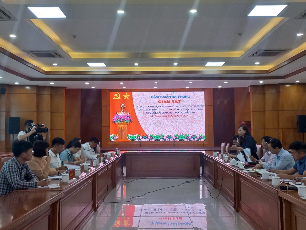 Giám sát việc thực hiện Quy chế cán bộ Đoàn TNCS Hồ Chí Minh, trọng tâm là công tác chỉ đạo quy hoạch cán bộ lãnh đạo quản lý và công tác bố trí, luân chuyển cán bộ Đoàn