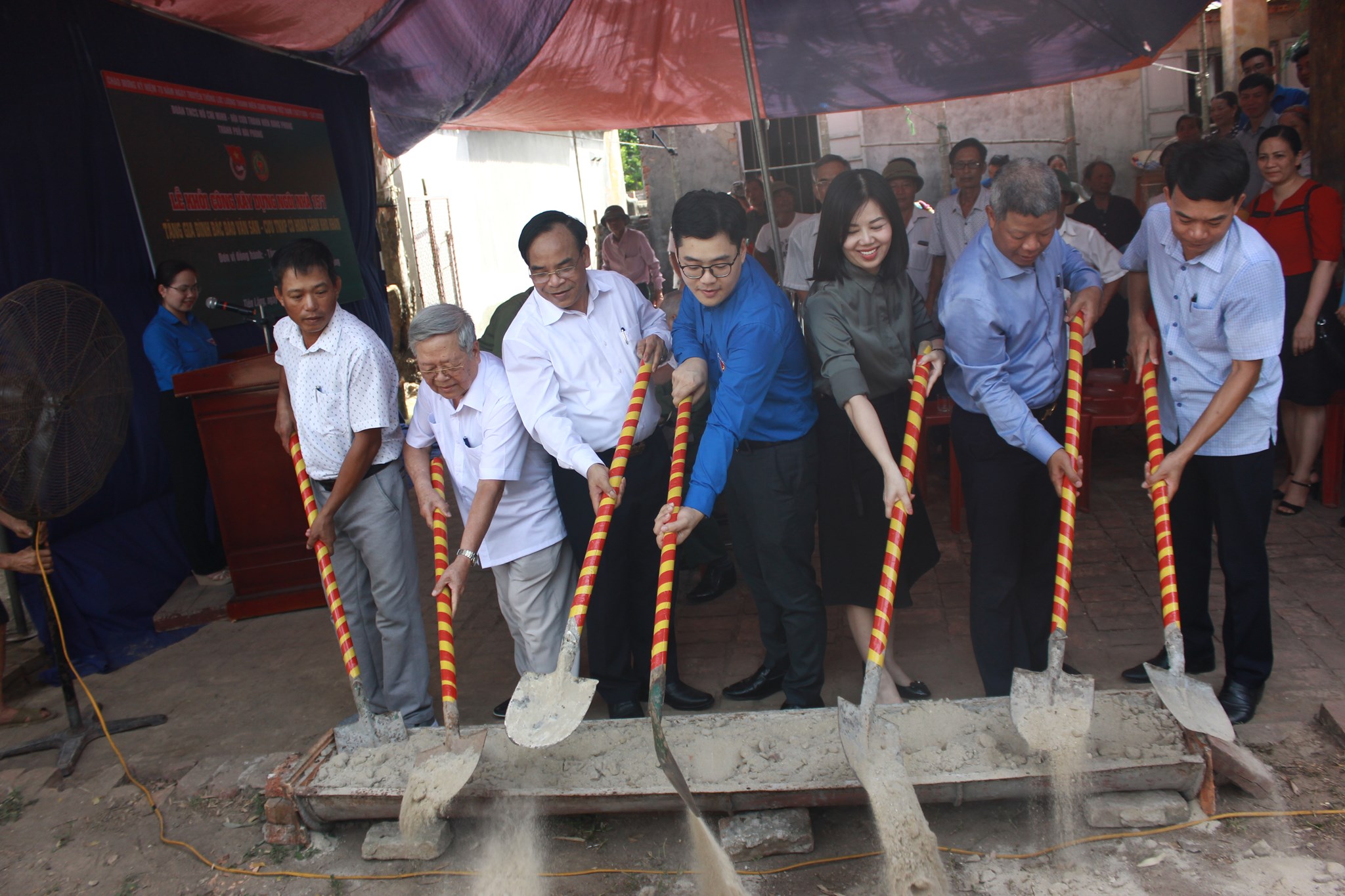 Lễ Khởi công xây dựng Ngôi nhà 15/7 tặng gia đình bác Đào Văn Sàn- Cựu thanh niên xung phong có hoàn cảnh khó khăn