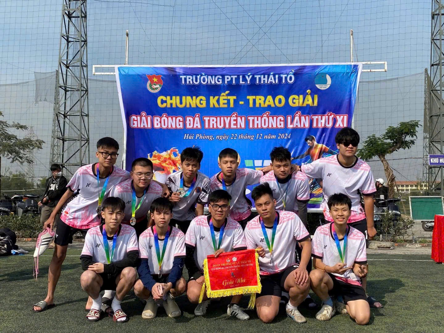 BẾ MẠC GIẢI BÓNG ĐÁ NAM TRUYỀN THỐNG TRƯỜNG PT LÝ THÁI TỔ LẦN THỨ XI