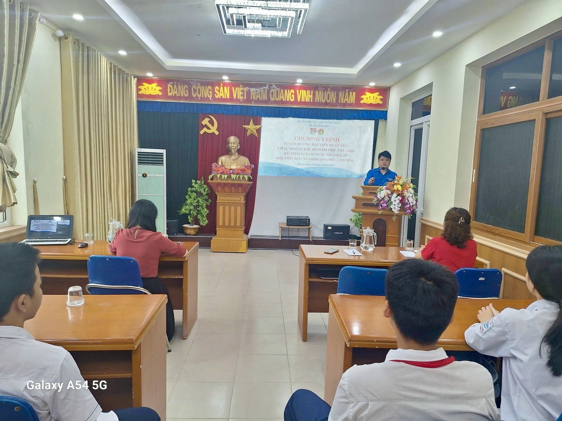 Chương trình tuyên dương đội viên xuất sắc, cháu ngoan Bác Hồ năm học 2023 - 2024.