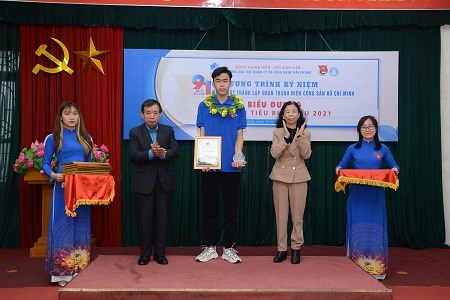 Phạm Văn Mạnh, chiến sĩ xuất sắc trong phong trào sinh viên tình nguyện, tấm gương tiêu biểu trong học tập và làm theo tư tưởng, đạo đức, phong cách Hồ Chí Minh