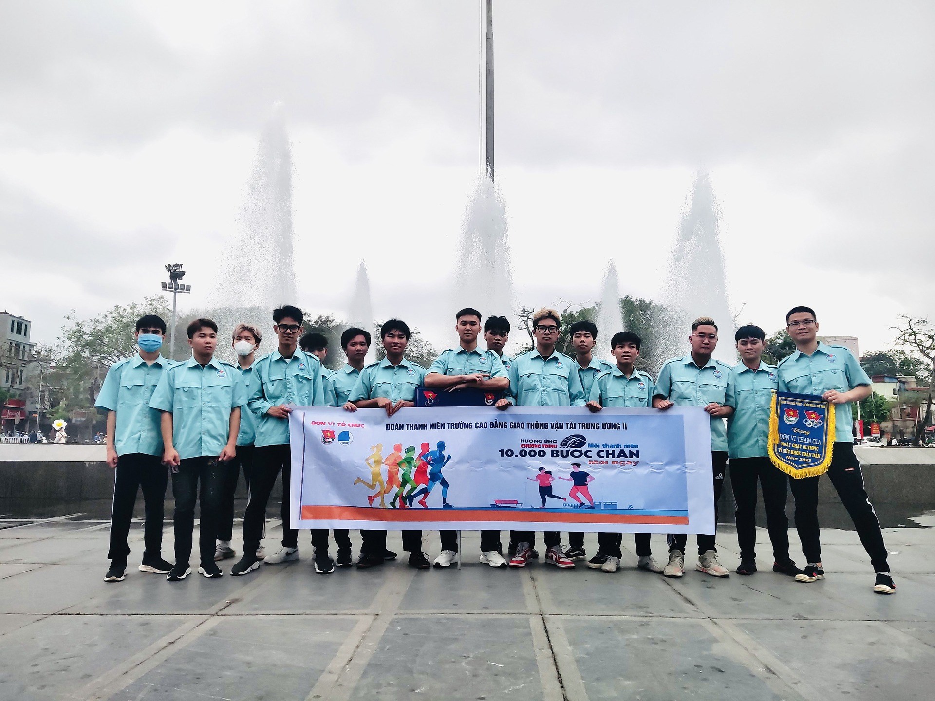 ĐOÀN THANH NIÊN TRƯỜNG CAO ĐẲNG GIAO THÔNG VẬN TẢI TRUNG ƯƠNG II HƯỞNG ỨNG CHƯƠNG TRÌNH "MỖI THANH NIÊN 10000 BƯỚC CHÂN MỖI NGÀY"