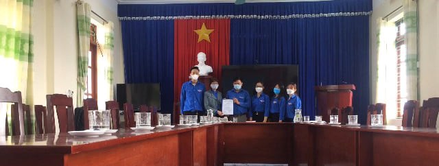 HUYỆN ĐOÀN TIÊN LÃNG TRAO QUYẾT ĐỊNH THÀNH LẬP CÂU LẠC BỘ "KHIÊU VŨ CỘNG ĐỒNG"