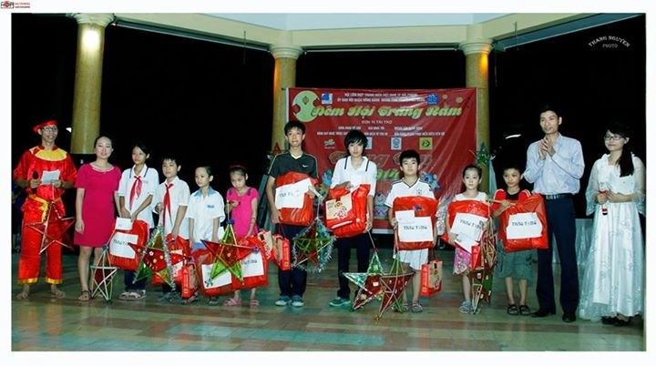 “Đêm hội trăng rằm năm 2014” - Đêm hội tình nguyện, sẻ chia