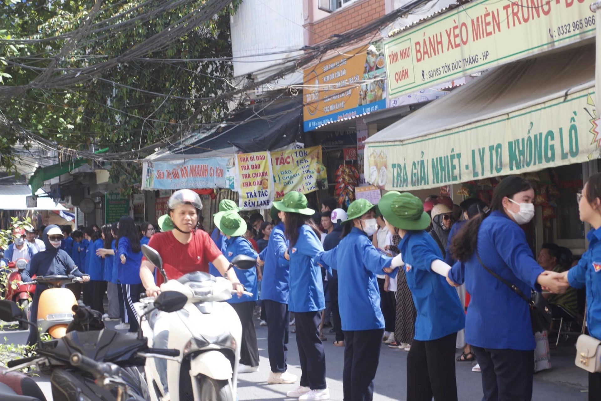 Đoàn TNCS Hồ Chí Minh quận Lê Chân tiếp tục duy trì và thành lập mô hình thanh niên xung kích tình nguyện đảm bảo trật tự ATGT