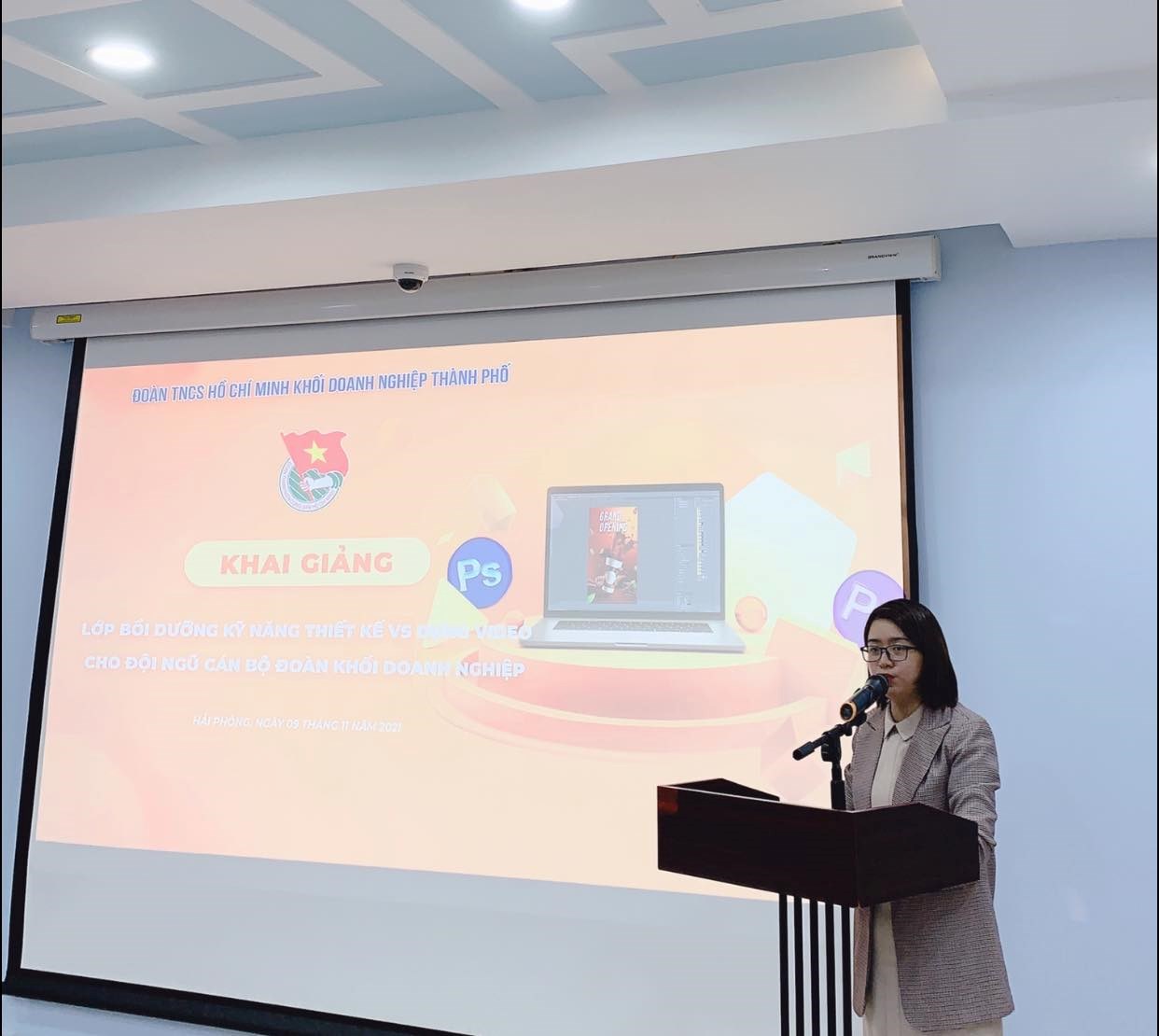 Đoàn Khối tổ chức Khai giảng Lớp bồi dưỡng kỹ năng thiết kế và dựng video cho đội ngũ cán bộ Đoàn, Đoàn viên thanh niên trong Khối