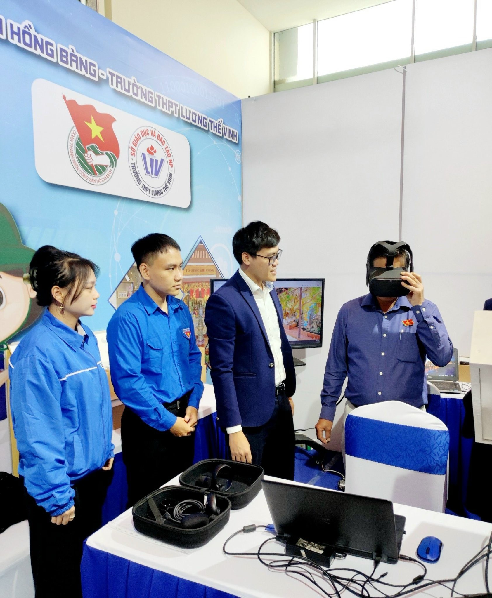 Gian hàng Thanh niên Chuyển đổi số năm 2023