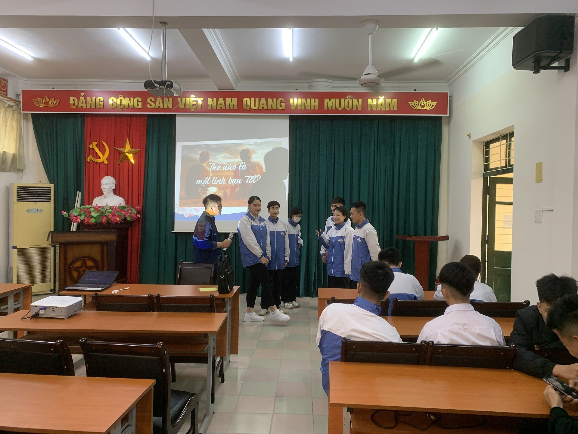 Đoàn trường THCS & THPT Lý Thánh Tông tổ chức diễn đàn "Xây dựng tình bạn đẹp - Nói không với bạo lực học đường"