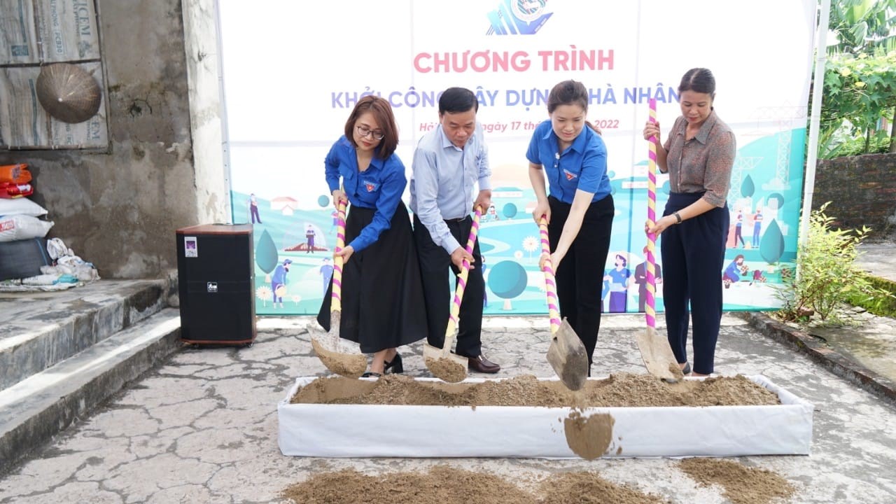 Công trình thanh niên “Tuổi trẻ Khối các cơ quan  thành phố hỗ trợ xây, sửa nhà nhân ái, nhà tình nghĩa, nhà an sinh xã hội, nhà nghĩa tình đồng đội cho các gia đình chính sách, gia đình có hoàn cảnh khó khăn trên địa bàn thành phố”