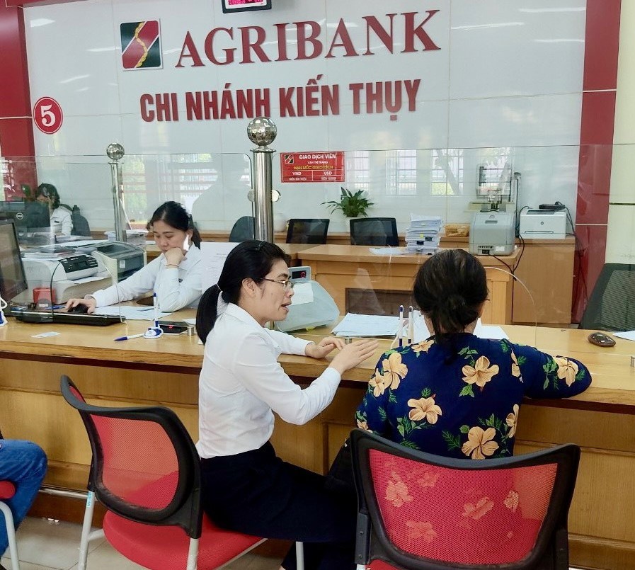 KỊP THỜI GIÚP KHÁCH HÀNG THOÁT “BẪY” LỪA ĐẢO