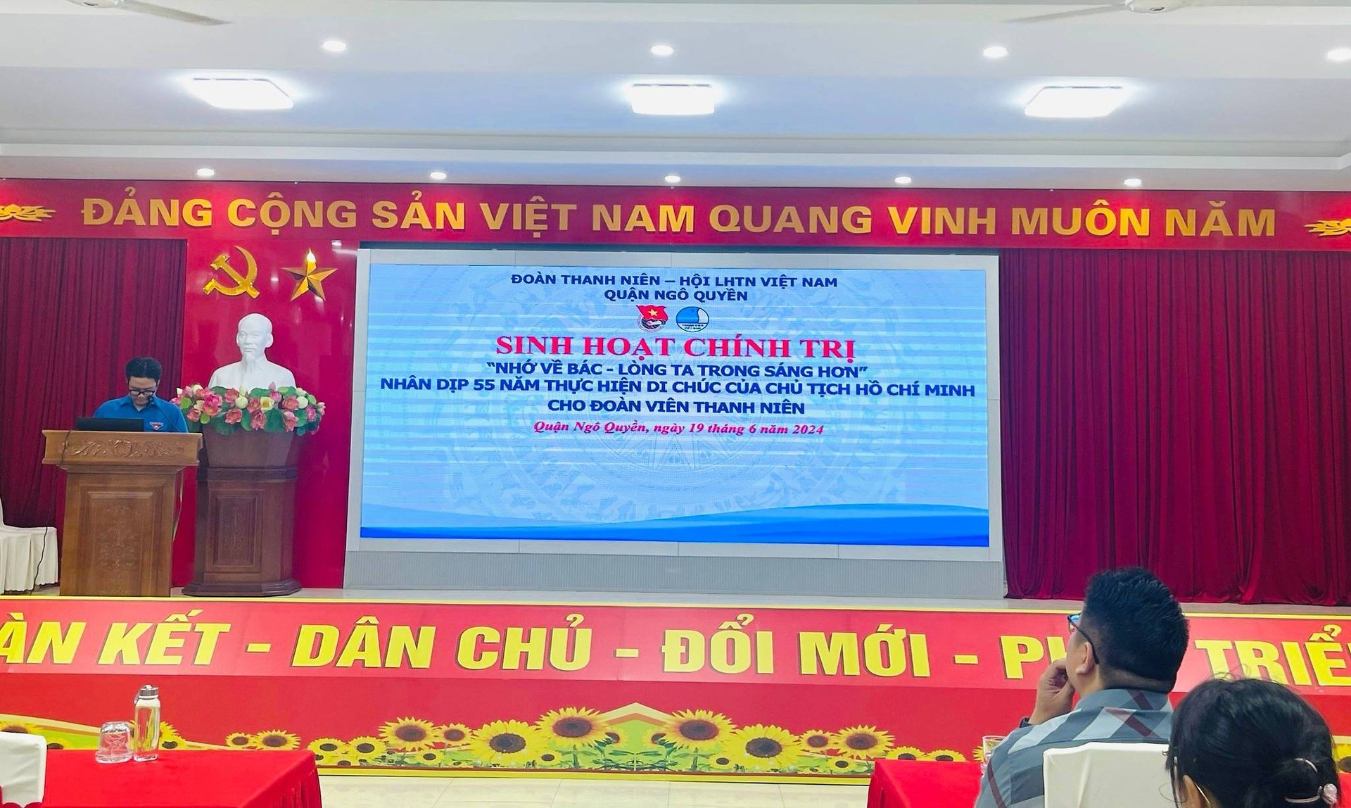 Đợt sinh hoạt chính trị "Nhớ về Bác - Lòng ta trong sáng hơn" nhân dịp kỷ niệm 55 năm thực hiện di chúc của Chủ tịch Hồ Chí Minh cho đoàn viên, thanh niên.