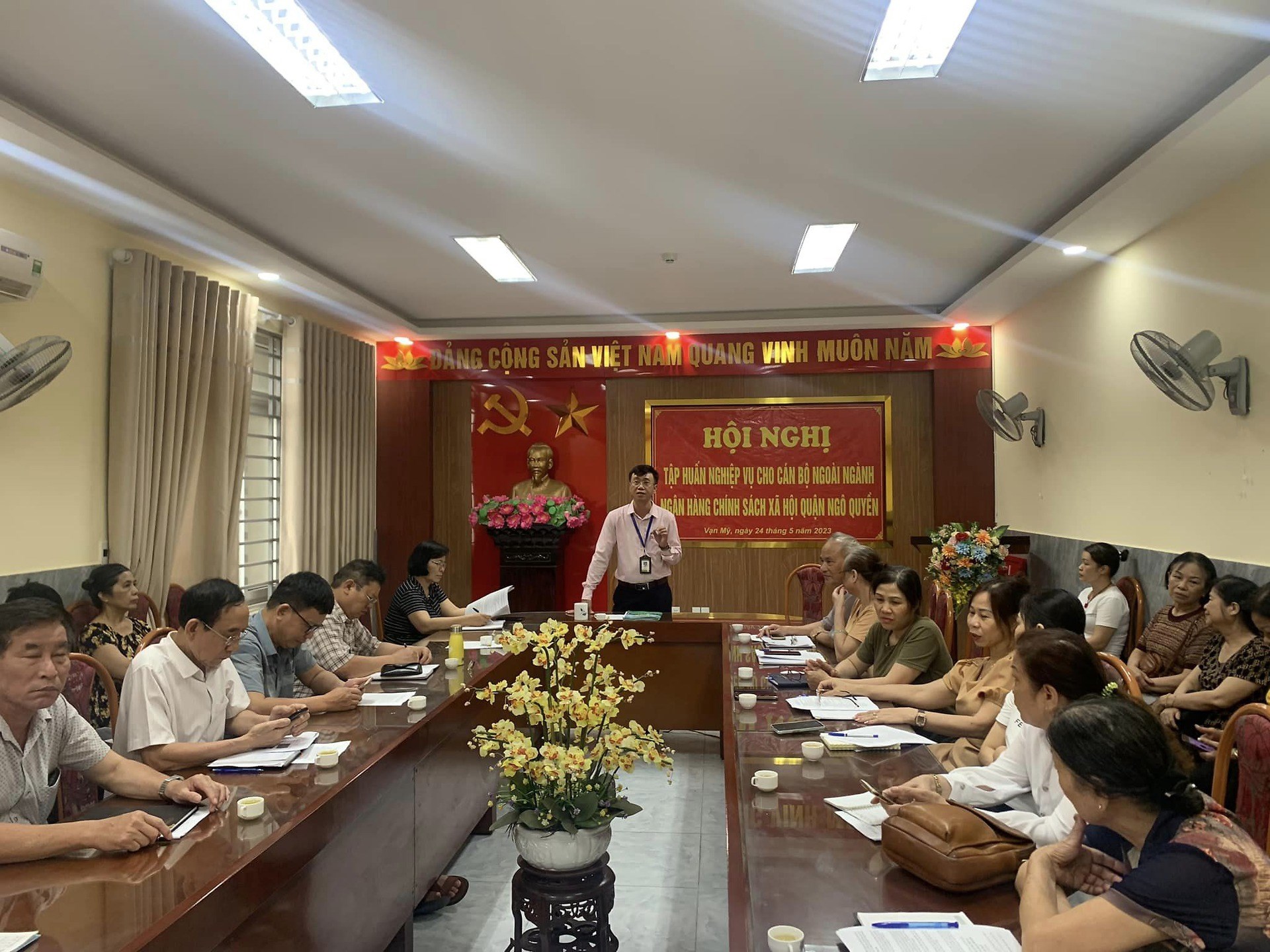 Quận Đoàn Ngô Quyền phối hợp với Ngân hàng Chính sách xã hội quận tổ chức tập huấn công tác ủy thác vay vốn tại phường Vạn Mỹ, Lê Lợi