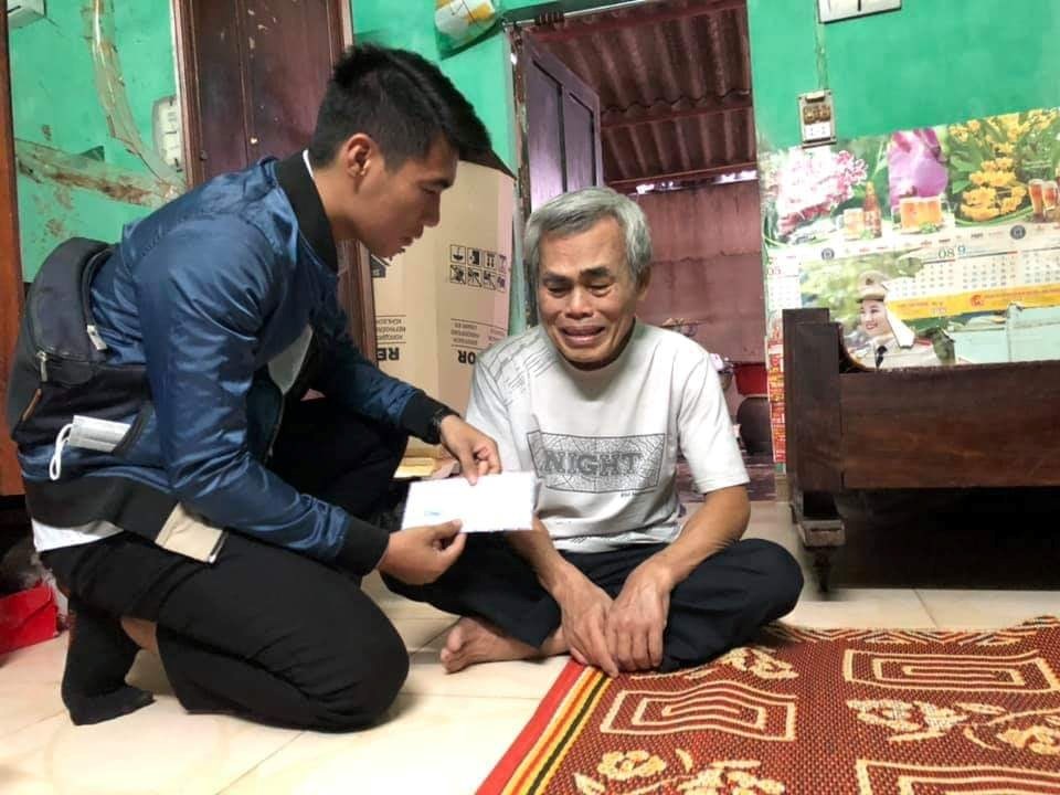 Tuổi trẻ Đại học Hải Phòng phát huy truyền thống "Uống nước nhớ nguồn"