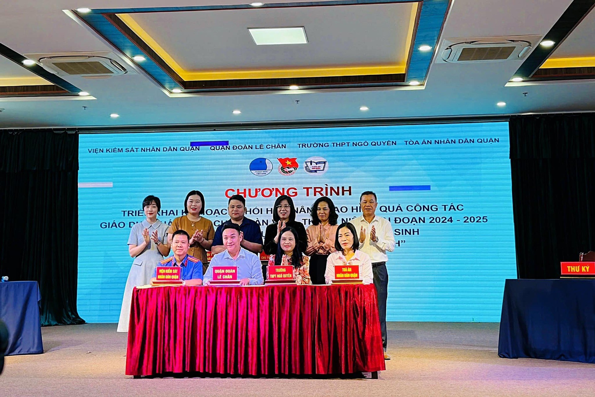 Chương trình triển khai Kế hoạch phối hợp "Nâng cao hiệu quả công tác giáo dục pháp luật cho đoàn viên, thanh niên giai đoạn 2024 - 2025" - Chuyên đề cấp thành phố “Giáo dục pháp luật cho học sinh thông qua mô hình “Phiên tòa giả định”