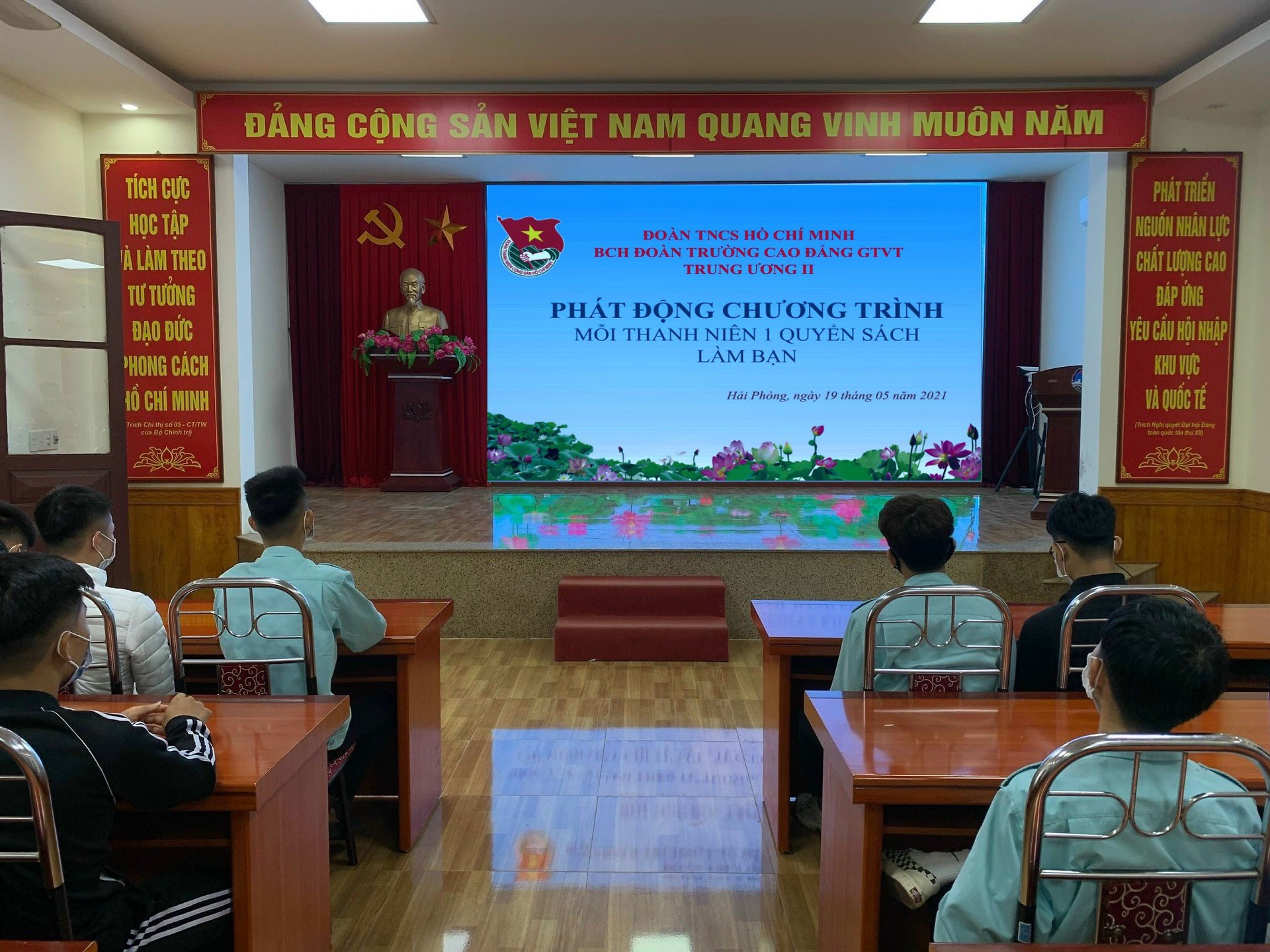 Phát động chương trình: "Mỗi thanh niên 1 quyển sách làm bạn" giúp phần nâng cao văn hóa đọc cho thanh niên