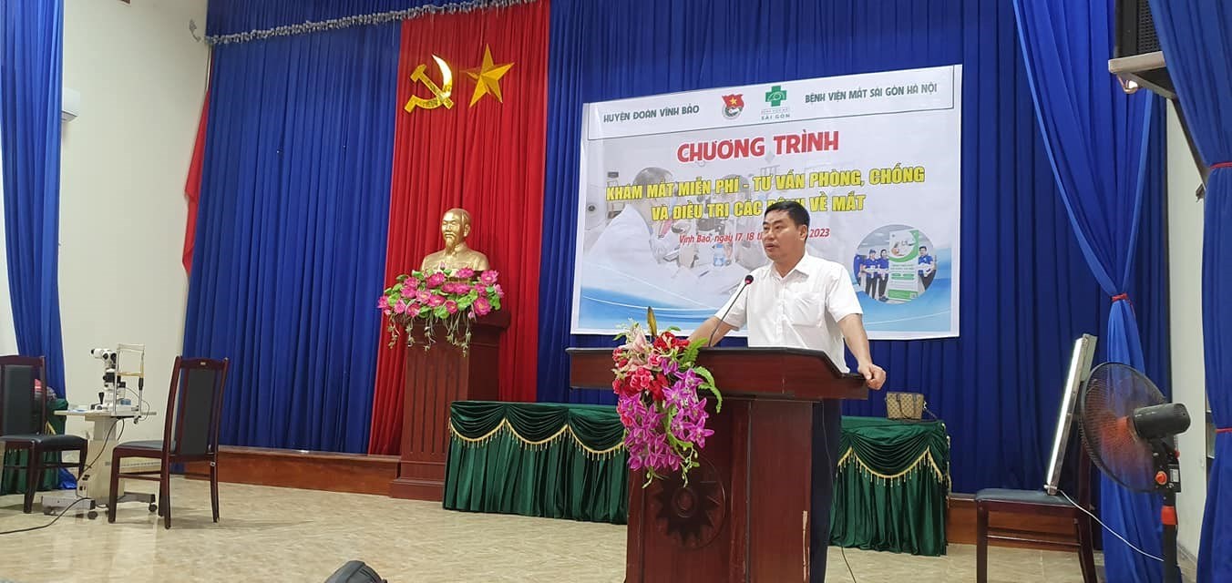 Phối hợp tổ chức chương trình Khám mắt miễn phí và tặng quà cho cựu TNXP, gia đình chính sách và gia đình hoàn cảnh khó khăn trên địa bàn huyện Vĩnh Bảo