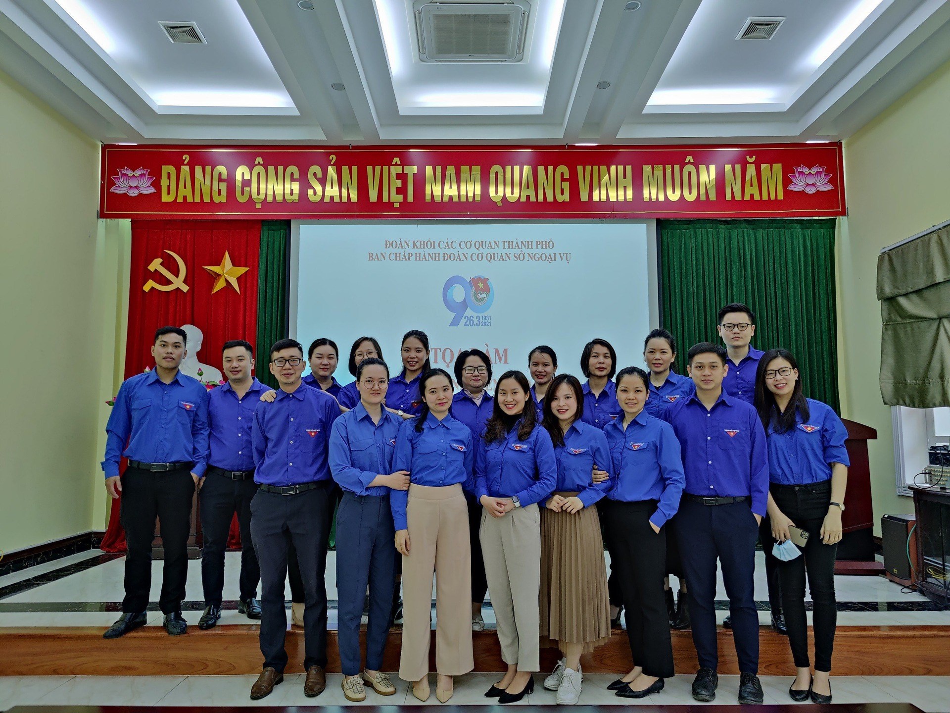 GƯƠNG BÍ THƯ ĐOÀN SỞ TIÊU BIỂU TRONG HỌC TẬP, LÀM THEO TƯ TƯỞNG, ĐẠO ĐỨC, PHONG CÁCH HỒ CHÍ MINH