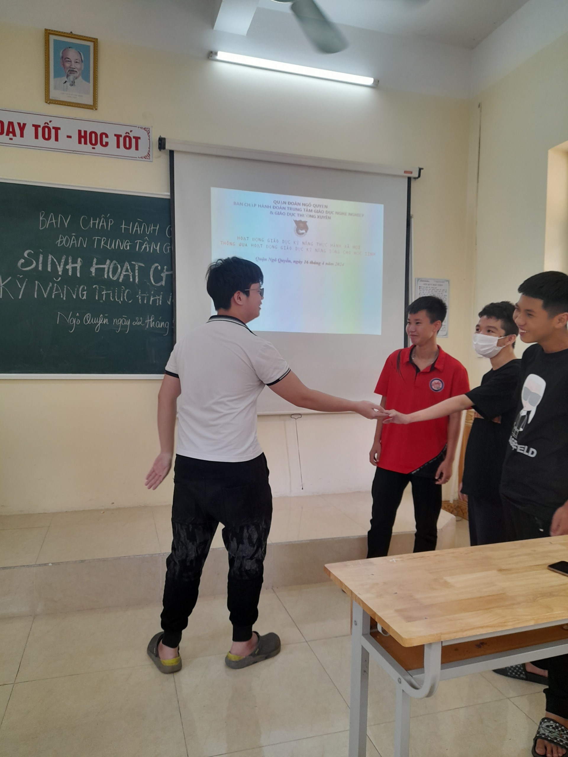 Đoàn Trung tâm giáo dục nghề nghiệp & giáo dục thường xuyên tổ chức diễn đàn nâng cao kỹ năng sống và kỹ năng thực hành xã hội cho Đoàn viên, thanh niên