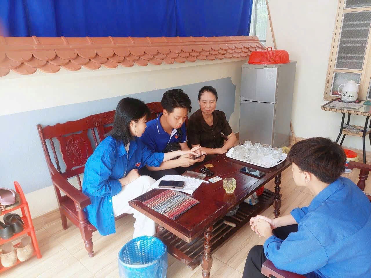 Ra quân triển khai phong trào "Gia đình số"