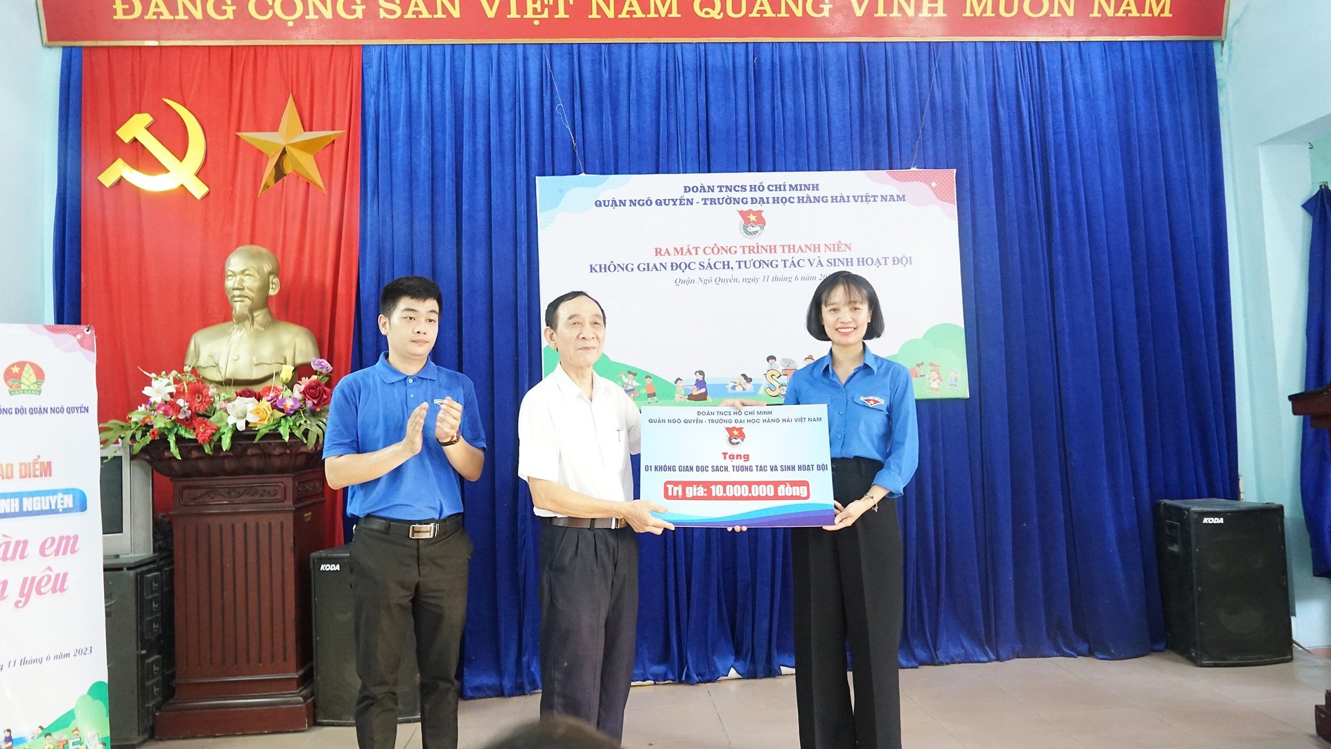 Hoạt động vận động ủng hộ, đồng hành, hỗ trợ kinh phí triển khai mô hình "Chuyến xe mang sách đến với trẻ em nghèo" và xây dựng công trình thanh niên "Không gian đọc sách, tương tác và sinh hoạt đội"