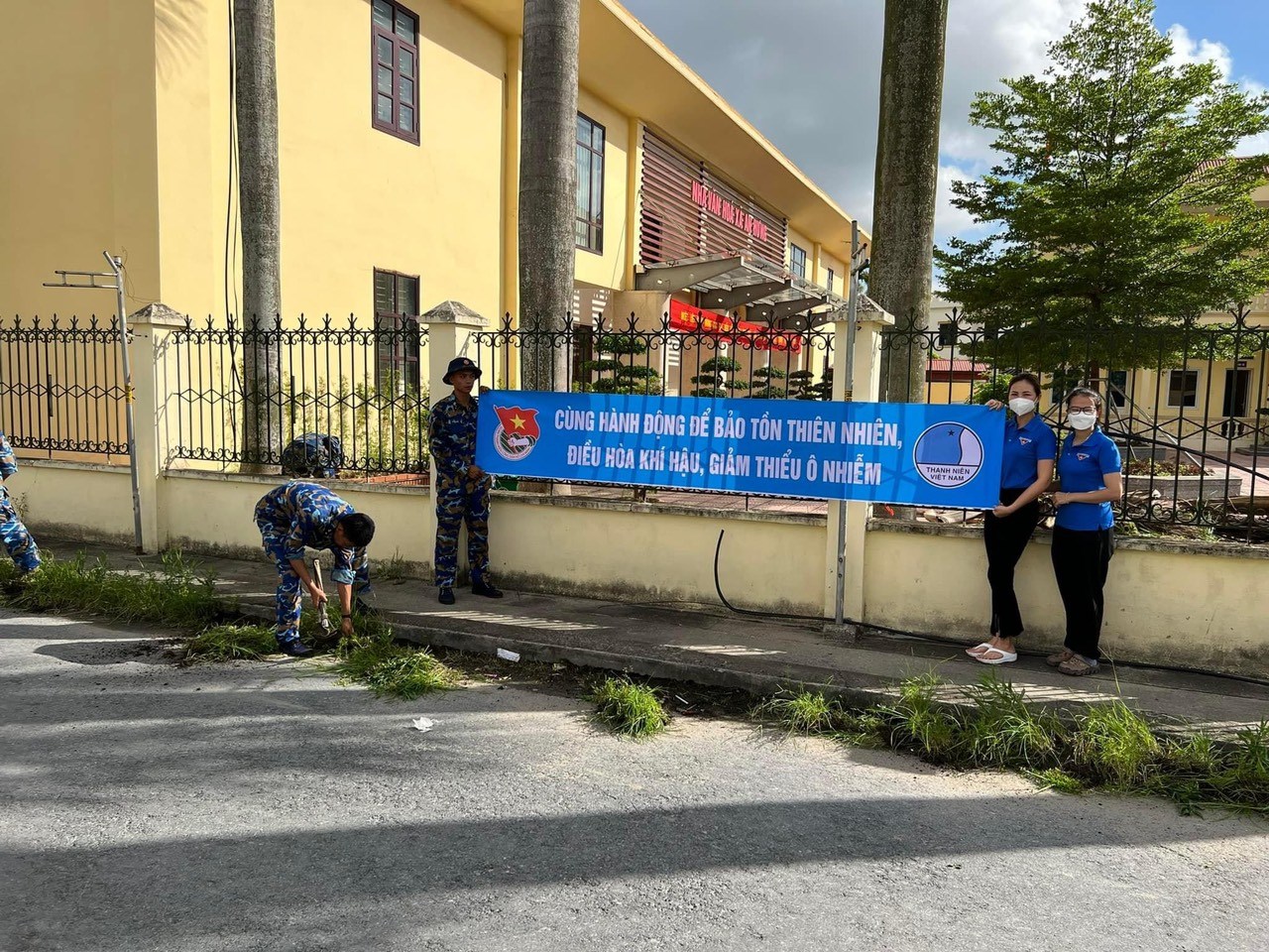 HUYỆN ĐOÀN AN DƯƠNG ĐỒNG LOẠT RA QUÂN HƯỞNG ỨNG NGÀY CHỦ NHẬT XANH TOÀN QUỐC LẦN THỨ IV